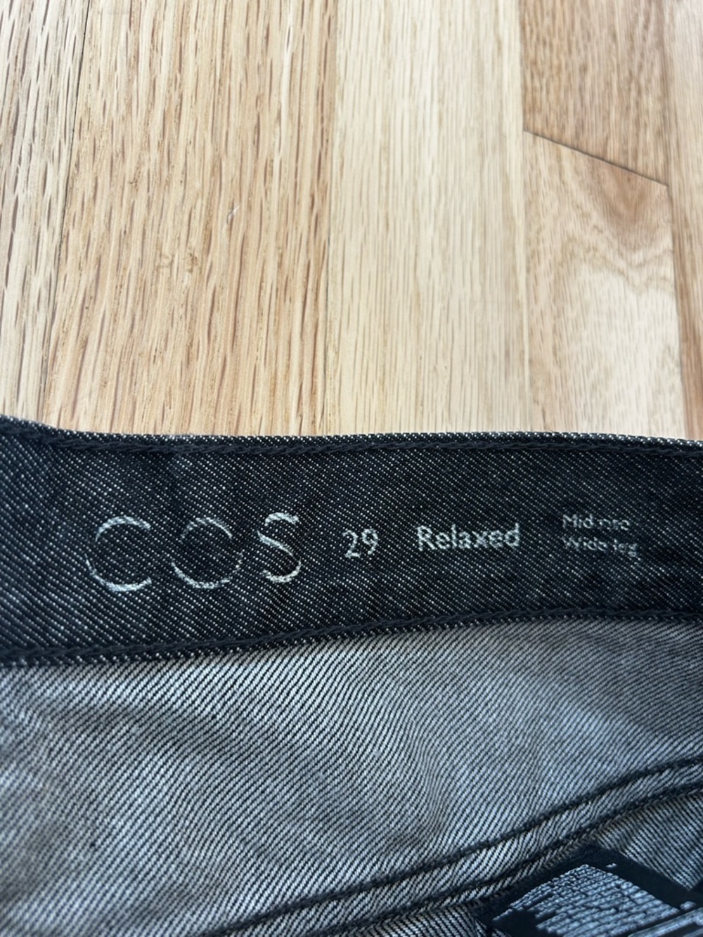COS mid-rise relaxed wide leg barrel jeans cotton washed black size 29 - Picture 3 of 11
